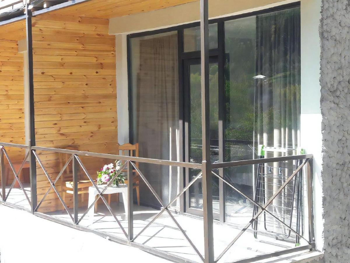 Guest House Mari30 Mestia Exterior foto