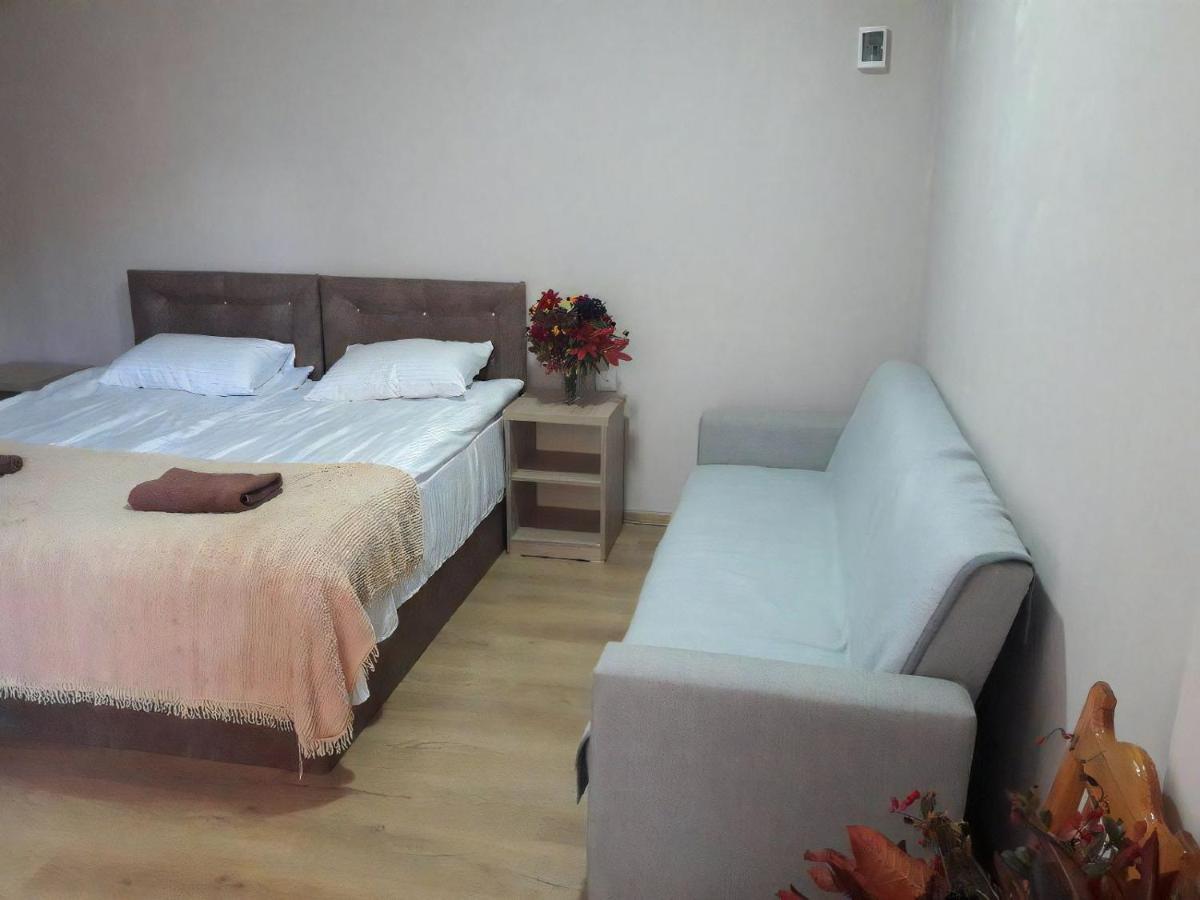 Guest House Mari30 Mestia Exterior foto